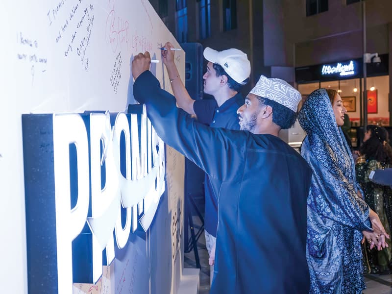 Muscat residents sign pledge for rights of every child