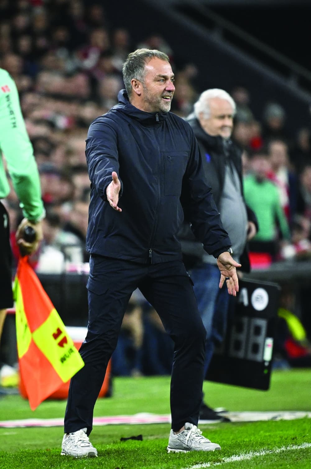 هانسي فليك راضٍ عن التعادل مع نيوكاسل بدوري أبطال أوروبا