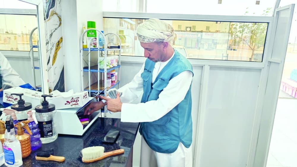 تكثيف الرقابة وتهيئة المرافق العامة في جعلان بني بوحسن استعدادًا لعيد الفطر