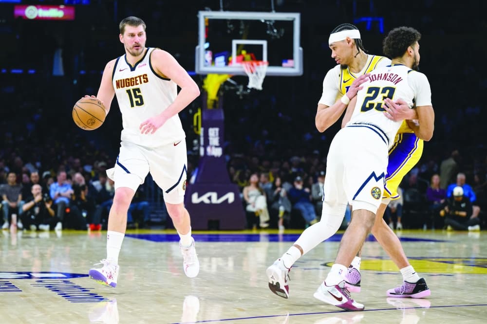 ليكرز يقلب الطاولة على ناجتس في دوري السلة