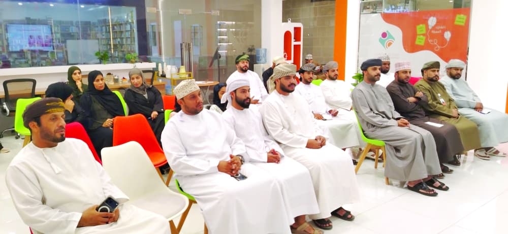 تنظيم حلقة عمل حول الوعي المالي في مواسم الأعياد بعبري