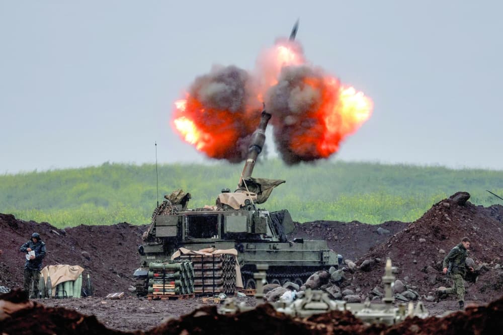 مجتبى خامنئي يحيي صمود الشعب الإيراني.. ونتنياهو يتحدث عن نهاية قريبة للحرب 