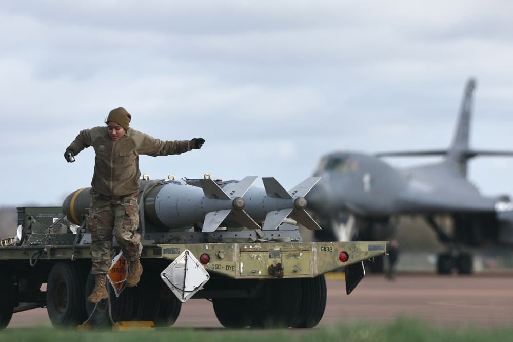 بريطانيا تسمح للولايات المتحدة باستخدام قواعدها